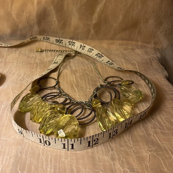 Lane Bryant -light green Acrylic Bead & silver colored circular design Necklace - Picture 6 of 7